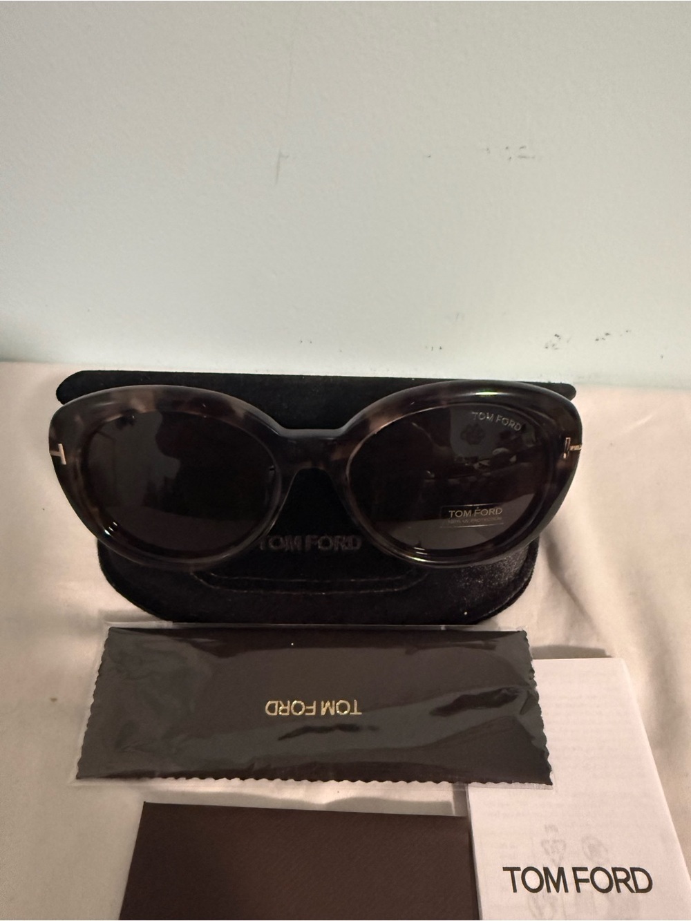 Tom Ford Women's Tortoiseshell Sunglasses - Dark Brown Lenses! FULL INCLUSION! - Picture 2 of 10